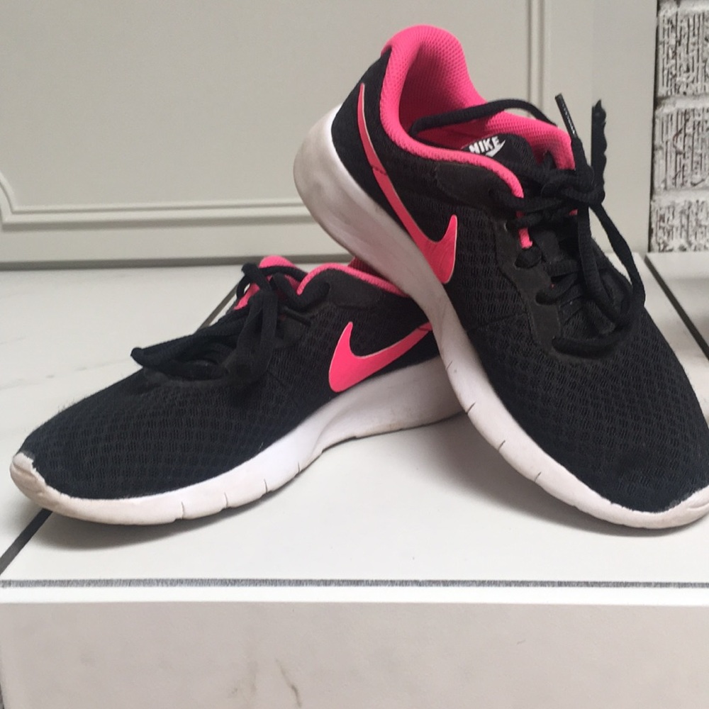 Nike Tanjun Girls Shoe